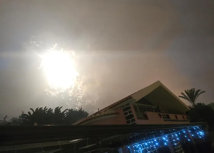 Casa Dos Amigos Panoramic View بيت ضيافة فونشال