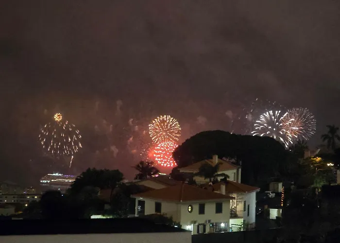 Casa Dos Amigos Panoramic View بيت ضيافة فونشال