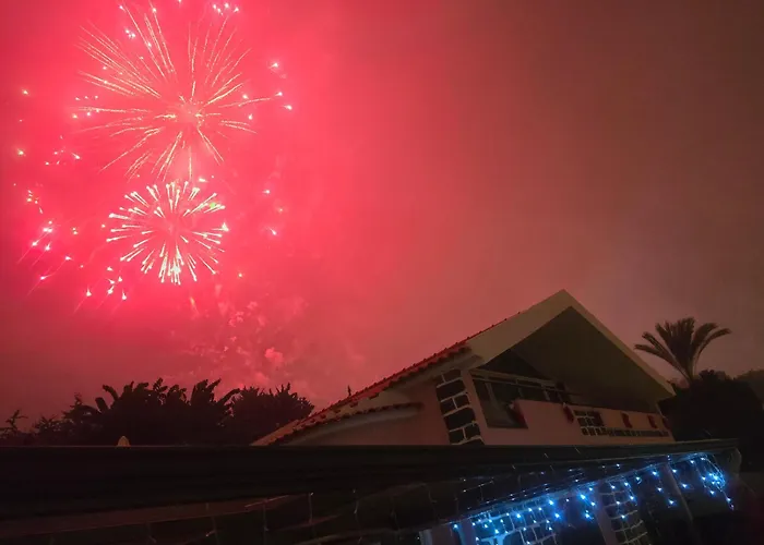 Casa Dos Amigos Panoramic View بيت ضيافة فونشال